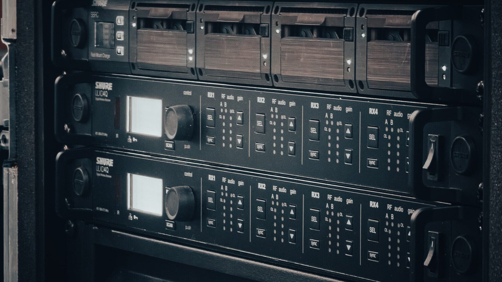 Récepteur numérique HF quadruple canaux avec réseau Dante - Image 4